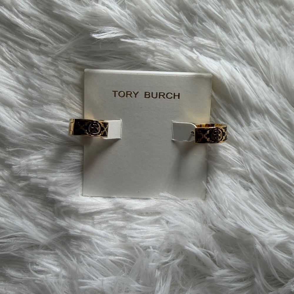 NIP Tory Burch Black and Gold T-Monogram Huggie Earrings - Picture 6 of 8